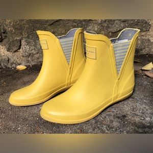 London Fog Piccadilly Yellow Rainboots, Size 6M